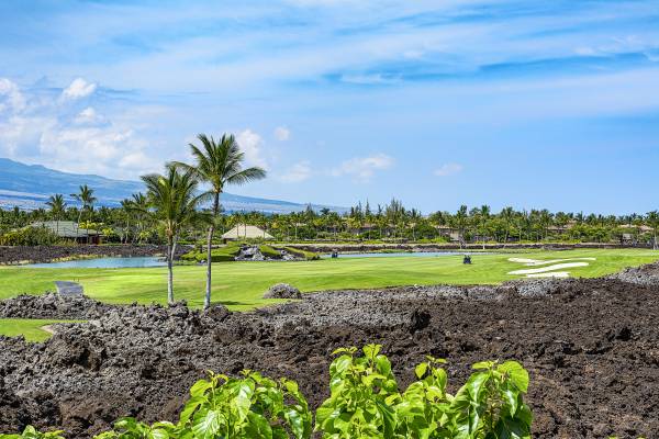 Hawaii Vacation Rentals with a Golf Course